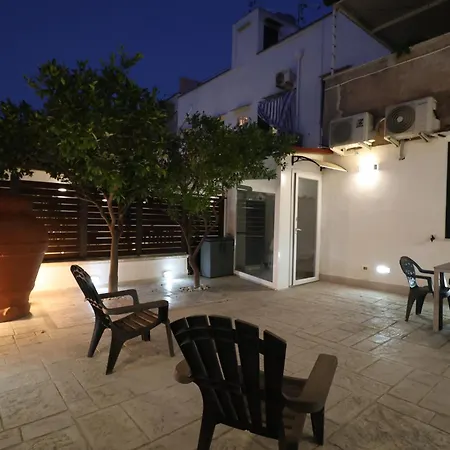 別荘 La Casetta Di モンデッロ