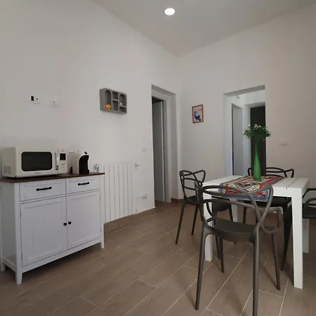 La Casetta Di 別荘 モンデッロ